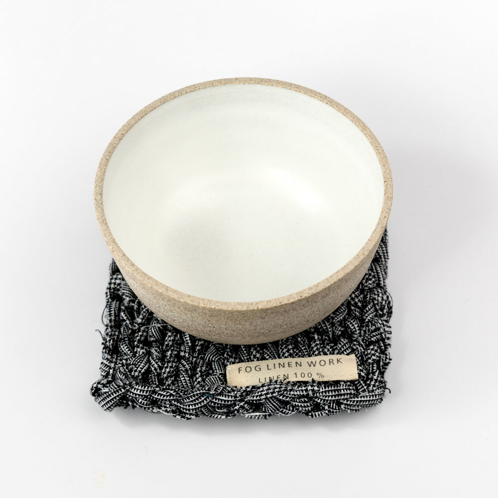 Linen Tape Knitted Mat - Black and White
